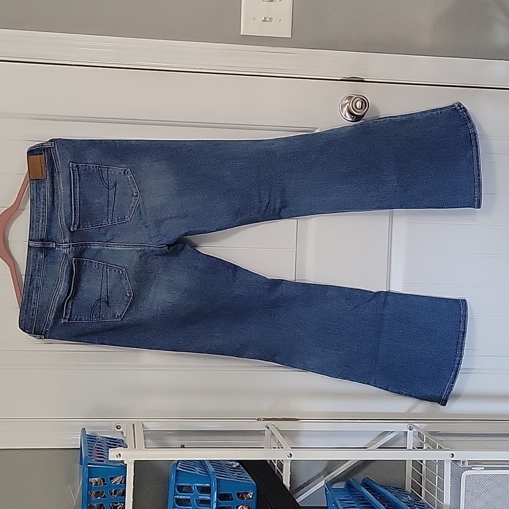 American eagle flared bottoms jeans - Picture 3 of 3